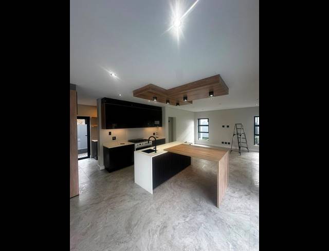 4 BEDROOM HOUSE FOR SALE IN FOUNTAINBROOK ESTATE